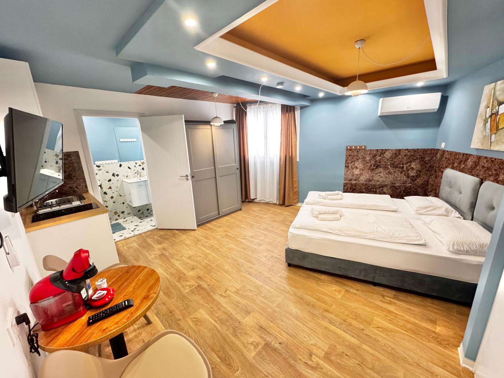 Modern Nr6 Private Kitchenette And Bathroom Apartment *