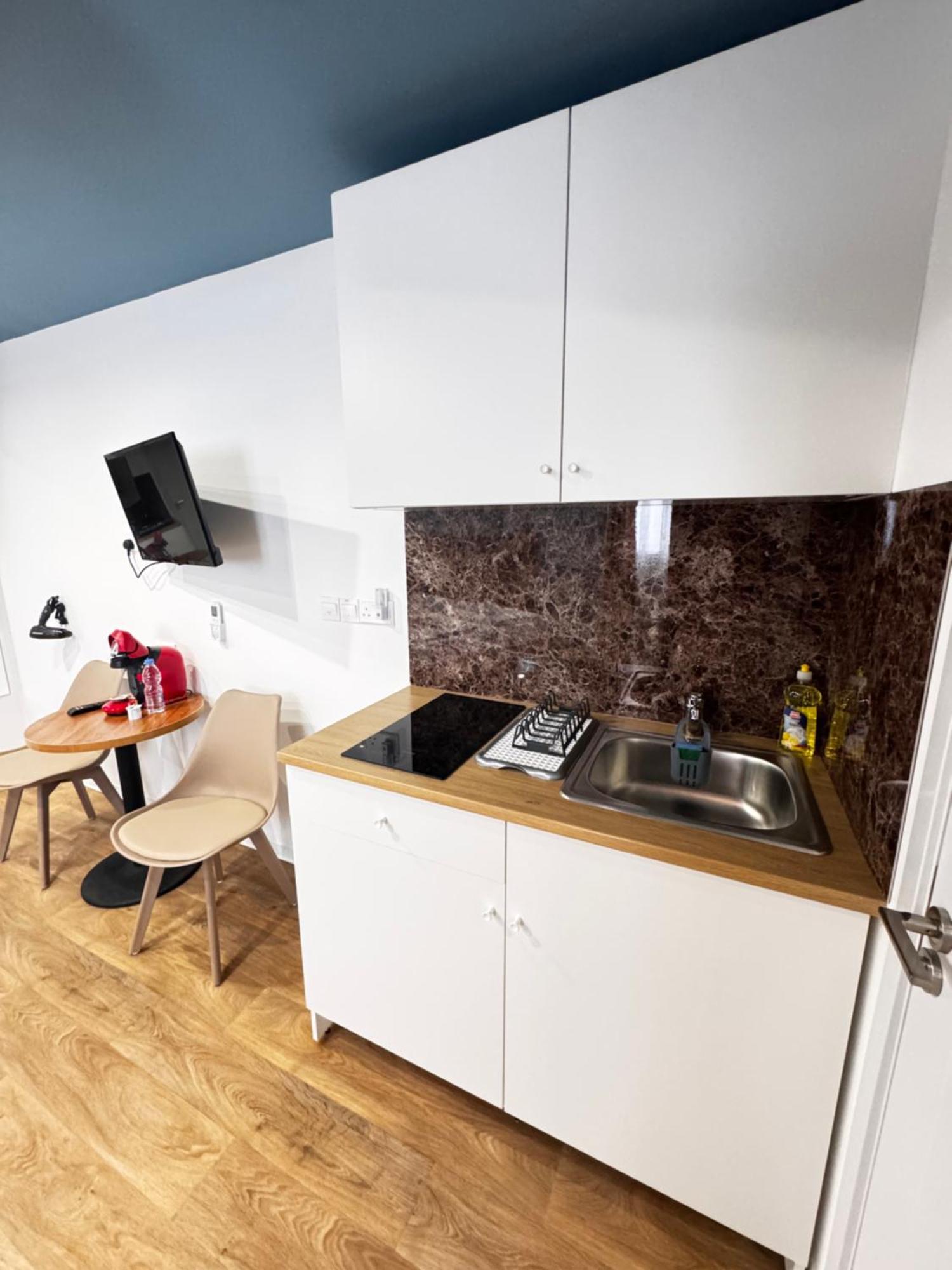 Διαμέρισμα Modern Nr6 Private Kitchenette And Bathroom *